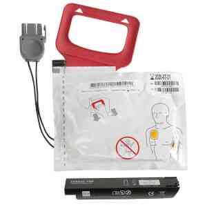 Defibrillator batteripaket med instruktioner och utgångsdatum.