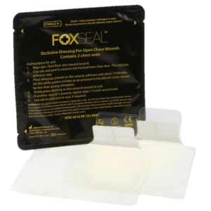 FoxSeal förband för öppna bröstskador, två förpackningar.